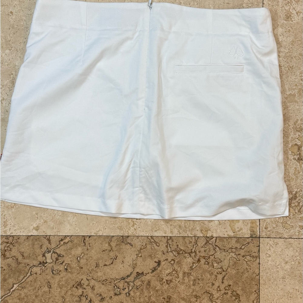 Women's White Montauk Tackle Company Skort size 4 - Picture 3 of 4